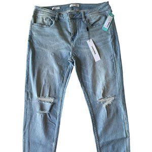 NWT VIGOSS "Thompson" Tomboy Distressed Denim Capris